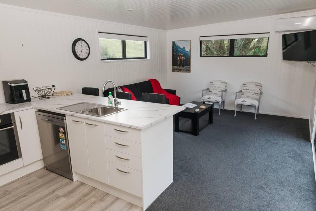 Ferienwohnung Bombay Hills Modern Retreat Auckland Exterior foto